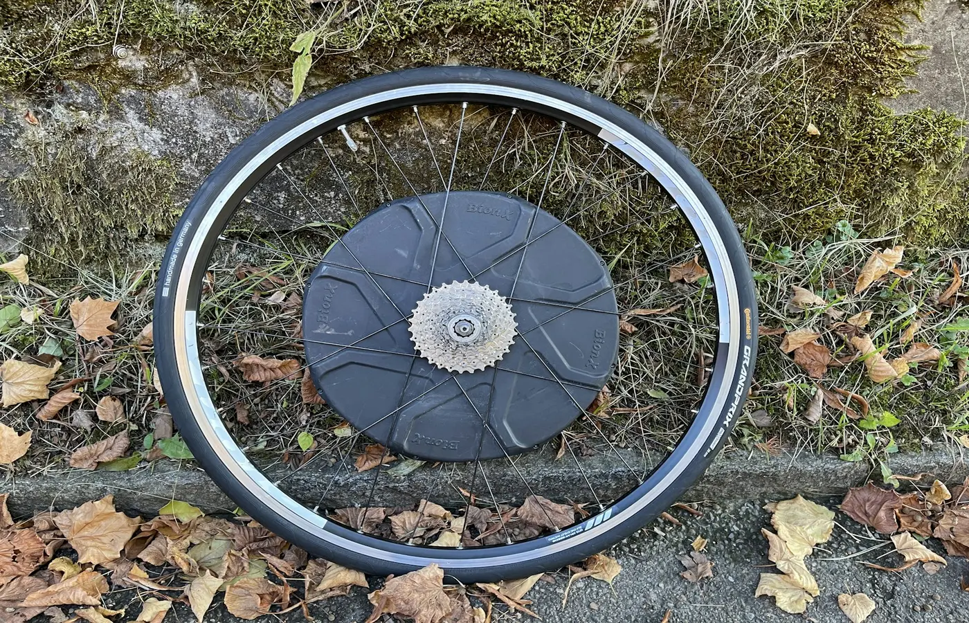Hub Motor vs. Mid-Drive: Which E-Bike Motor System Fits Your Riding?